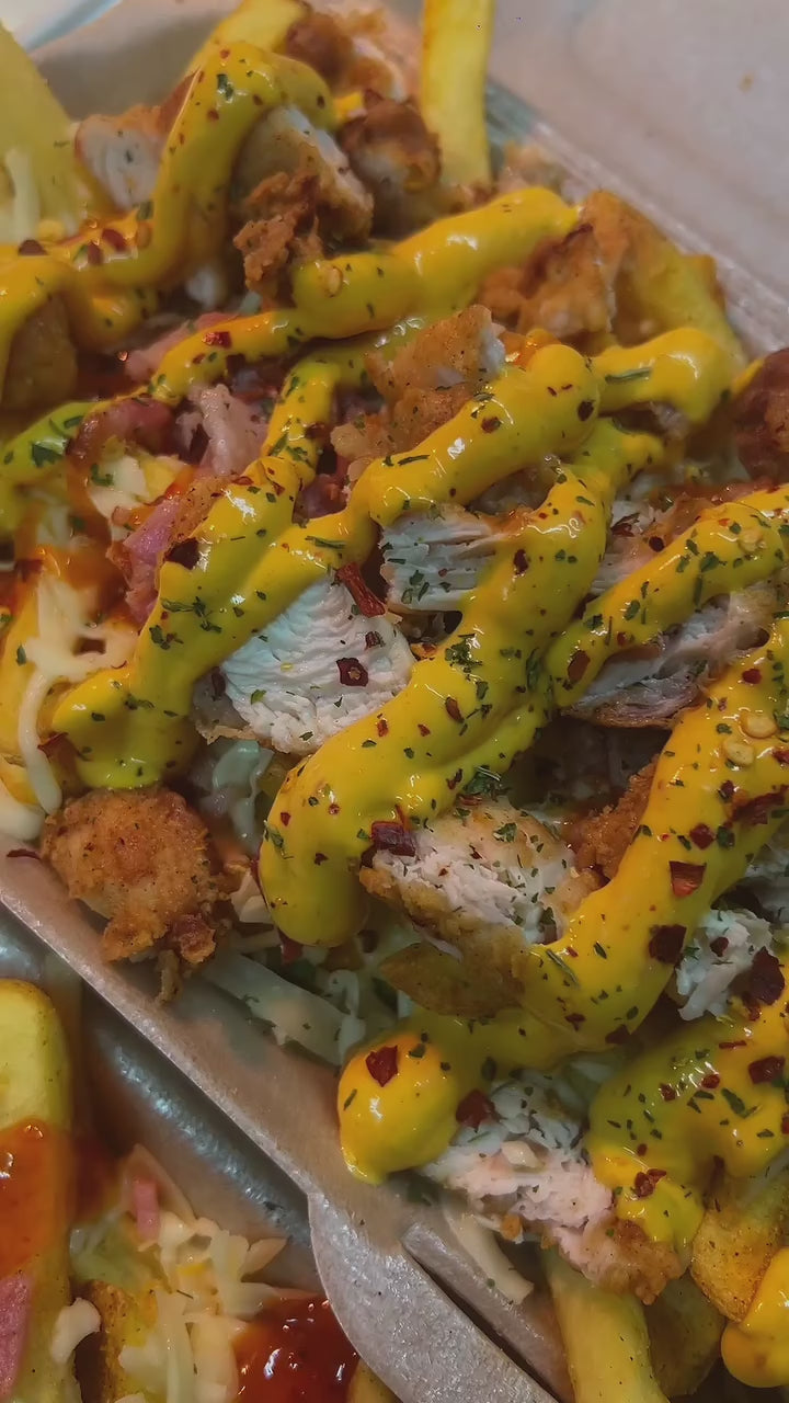 CHEESY CHICKEN & BACON DIRTY FRIES